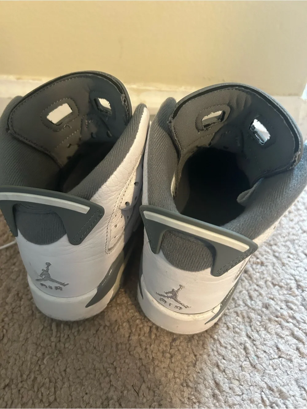 Jordan 6 grade school White and Gray High-Top Sneakers